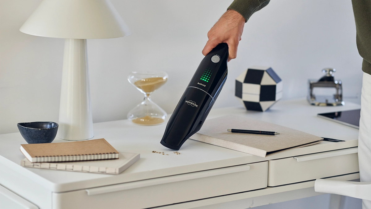 Namizni sesalnik VC100 Limited Black Edition