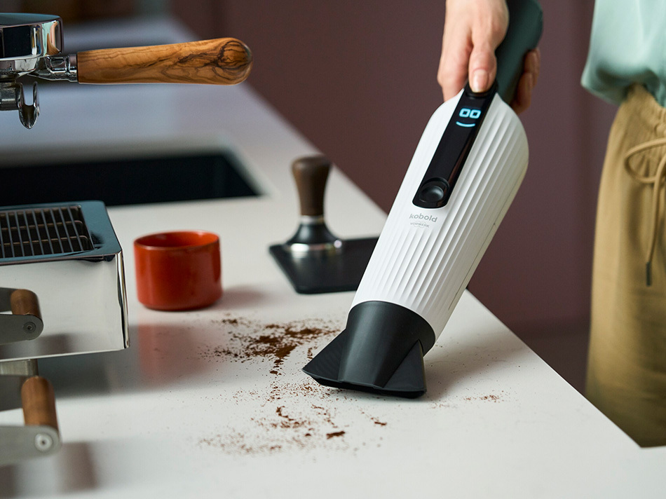 Čiščenje z ročnim sesalnikom VM7